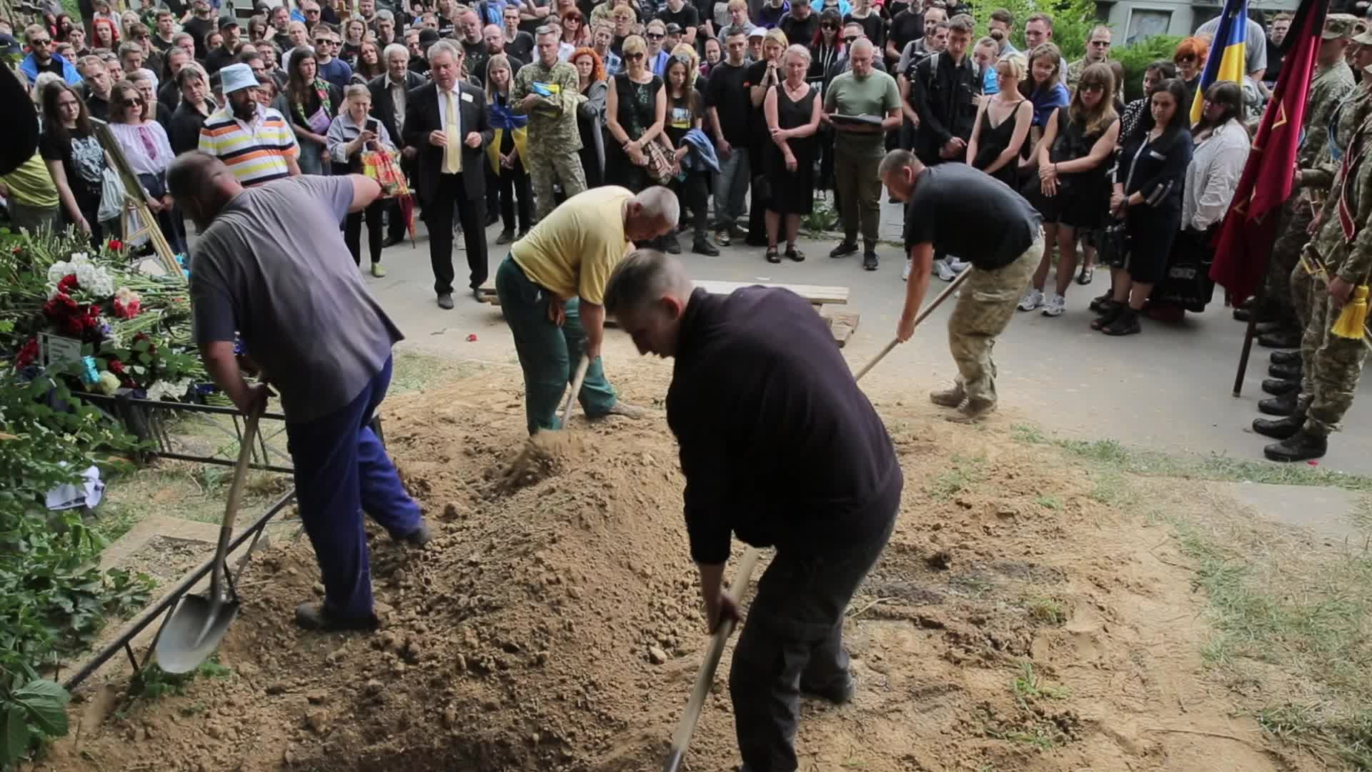 Burial with serviceman and activist Roman Ratushny in Kyiv