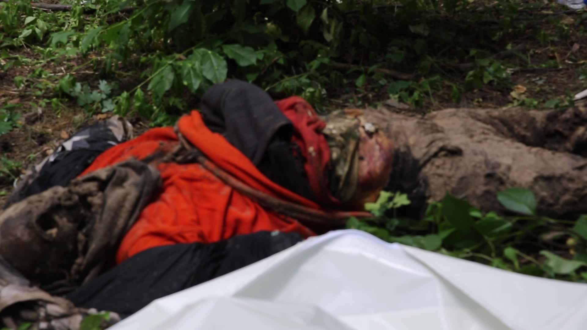 Exhumation of mass grave near Bucha