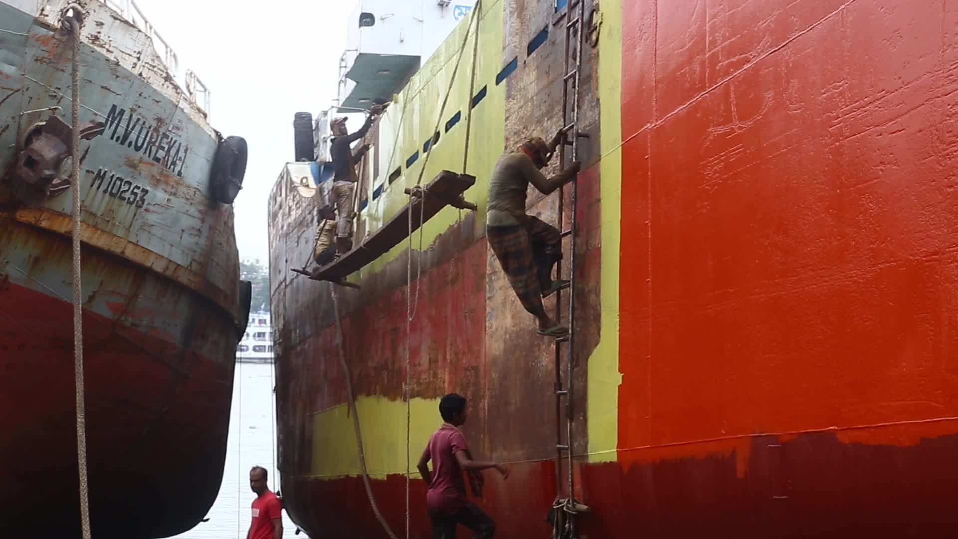 Shipyard Workers in Bangladesh