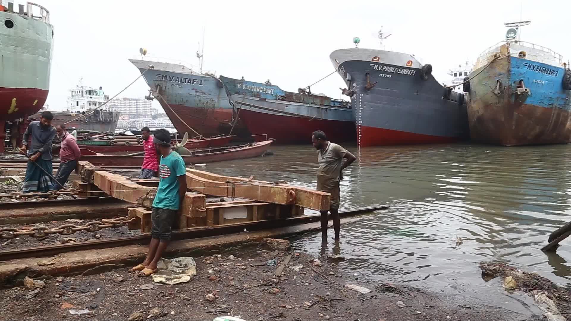 Shipyard Workers in Bangladesh
