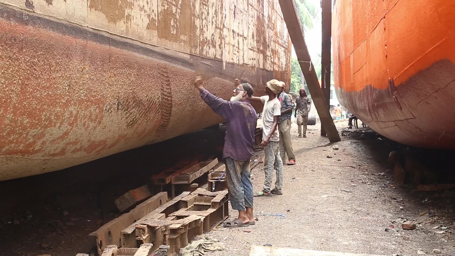 Shipyard Workers in Bangladesh