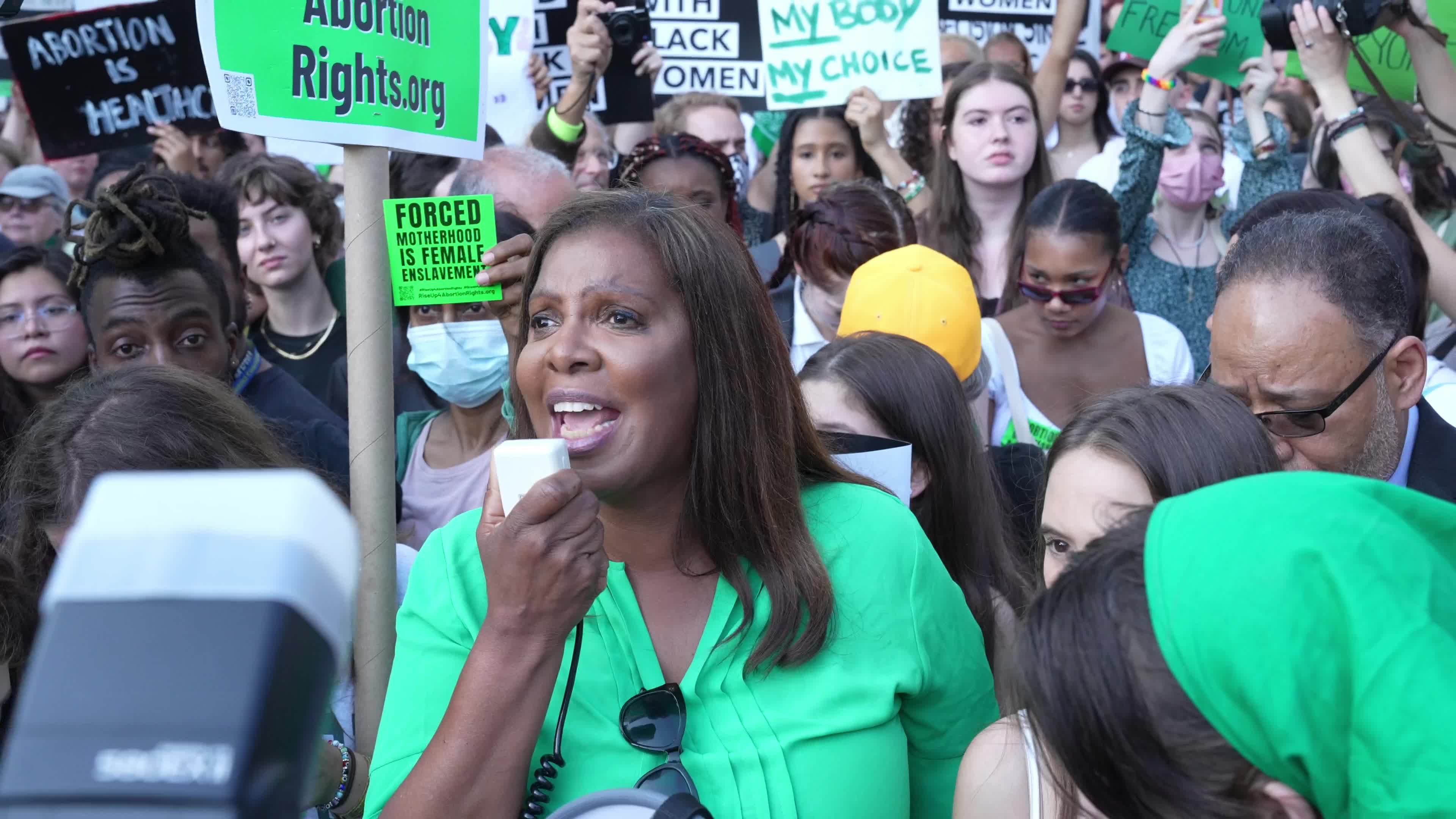 Protests Break Out Across The U.S. As Supreme Court Overturns Roe v. Wade