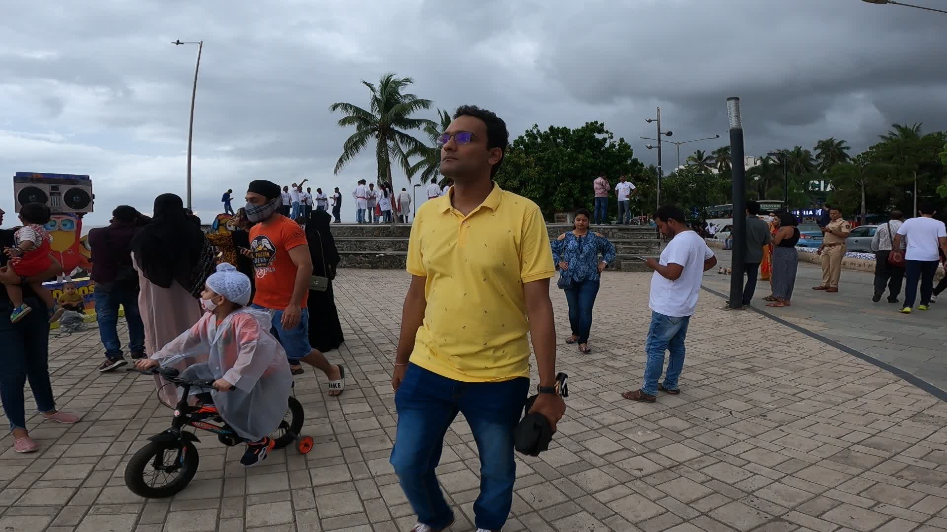Daily Life In Mumbai 