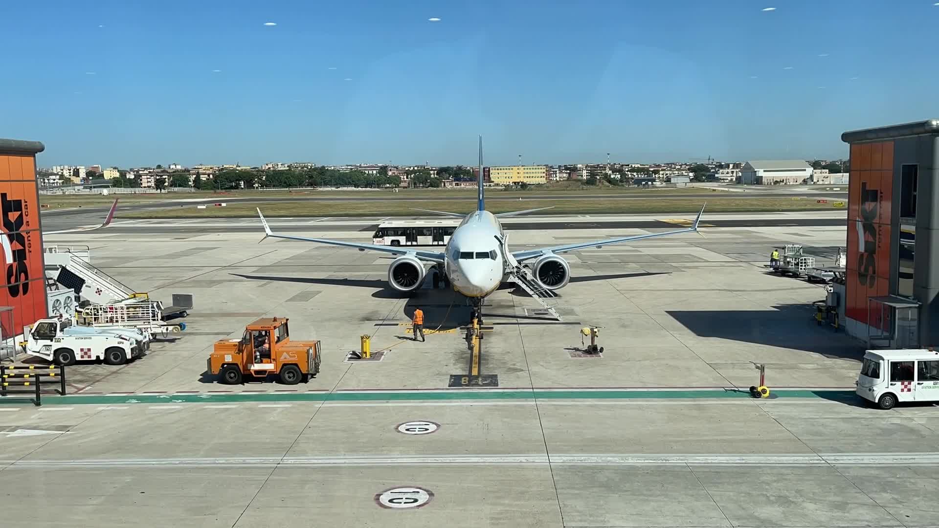 Timelapse of Ryanair at Naples International Airport