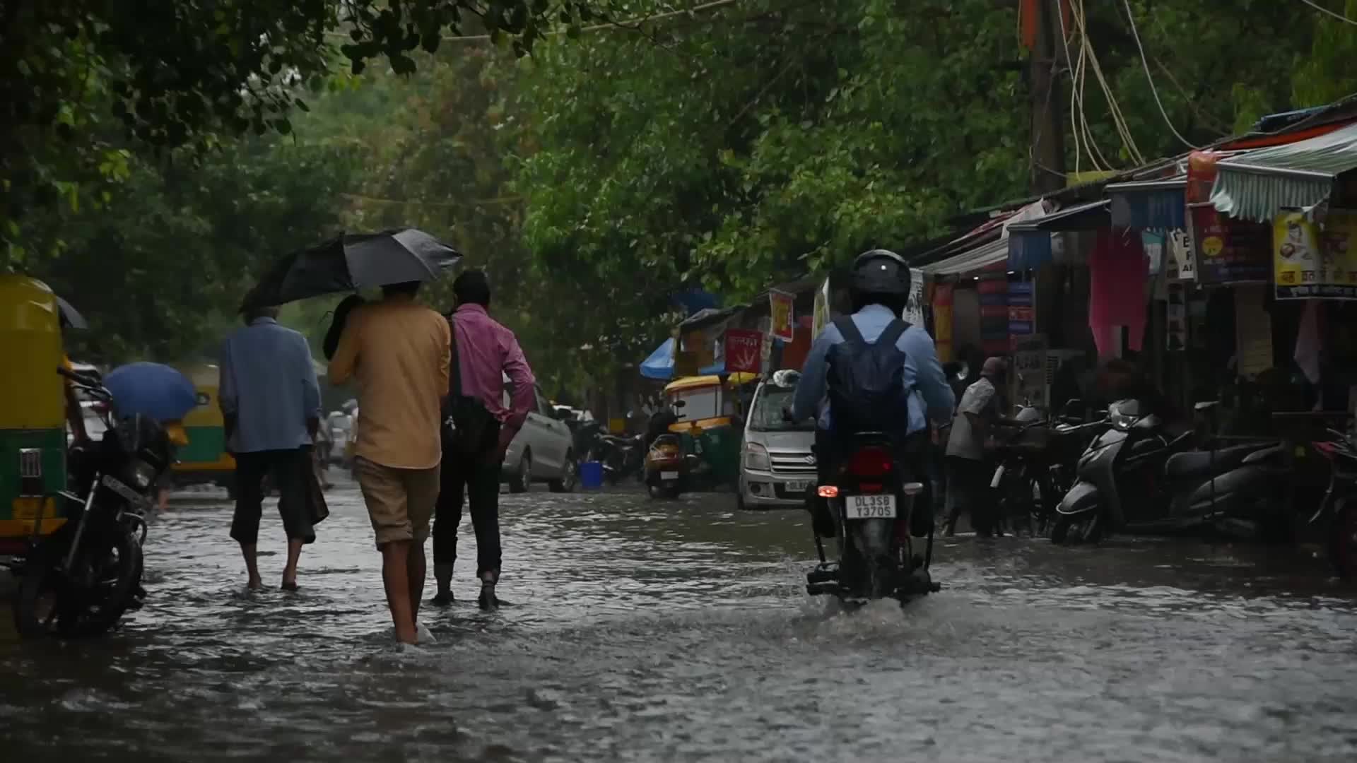 Heavy rainfall causes water-logging, traffic snarls in New Delhi.