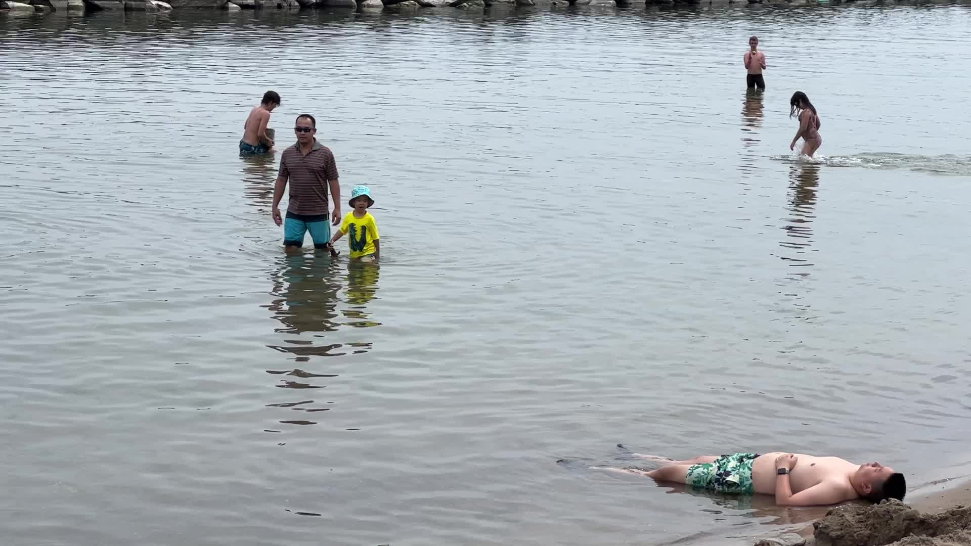 Centre Island Beach