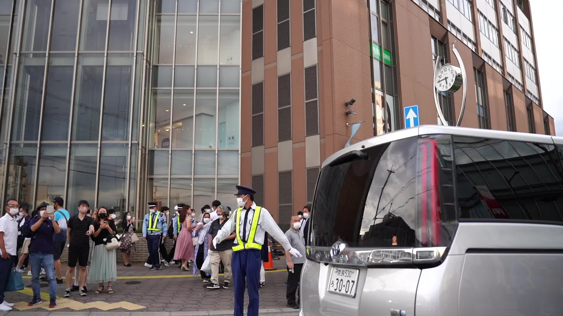 People visit Abe Shinzo assassination site in Nara, Japan