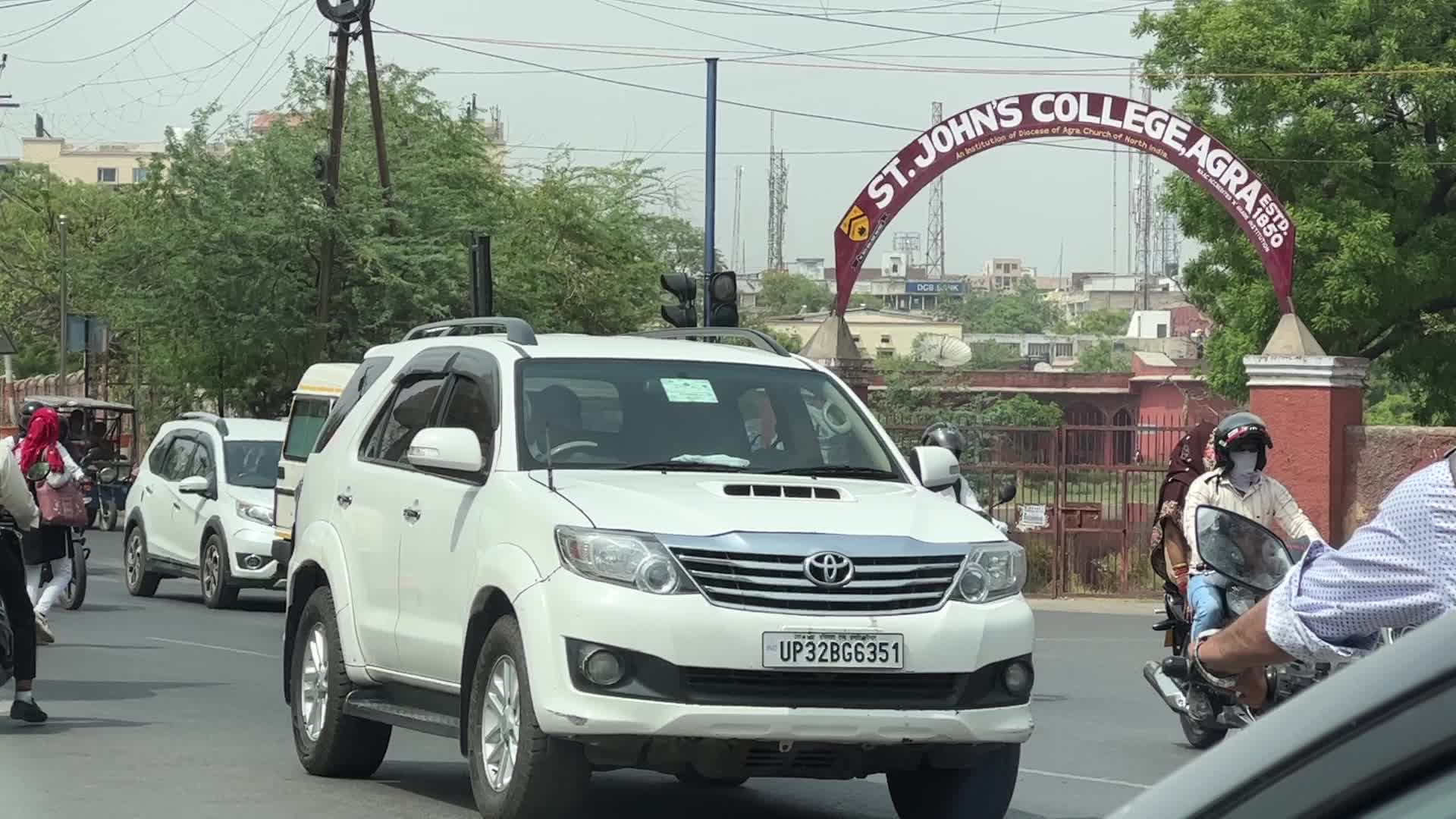 Traffic in Agra