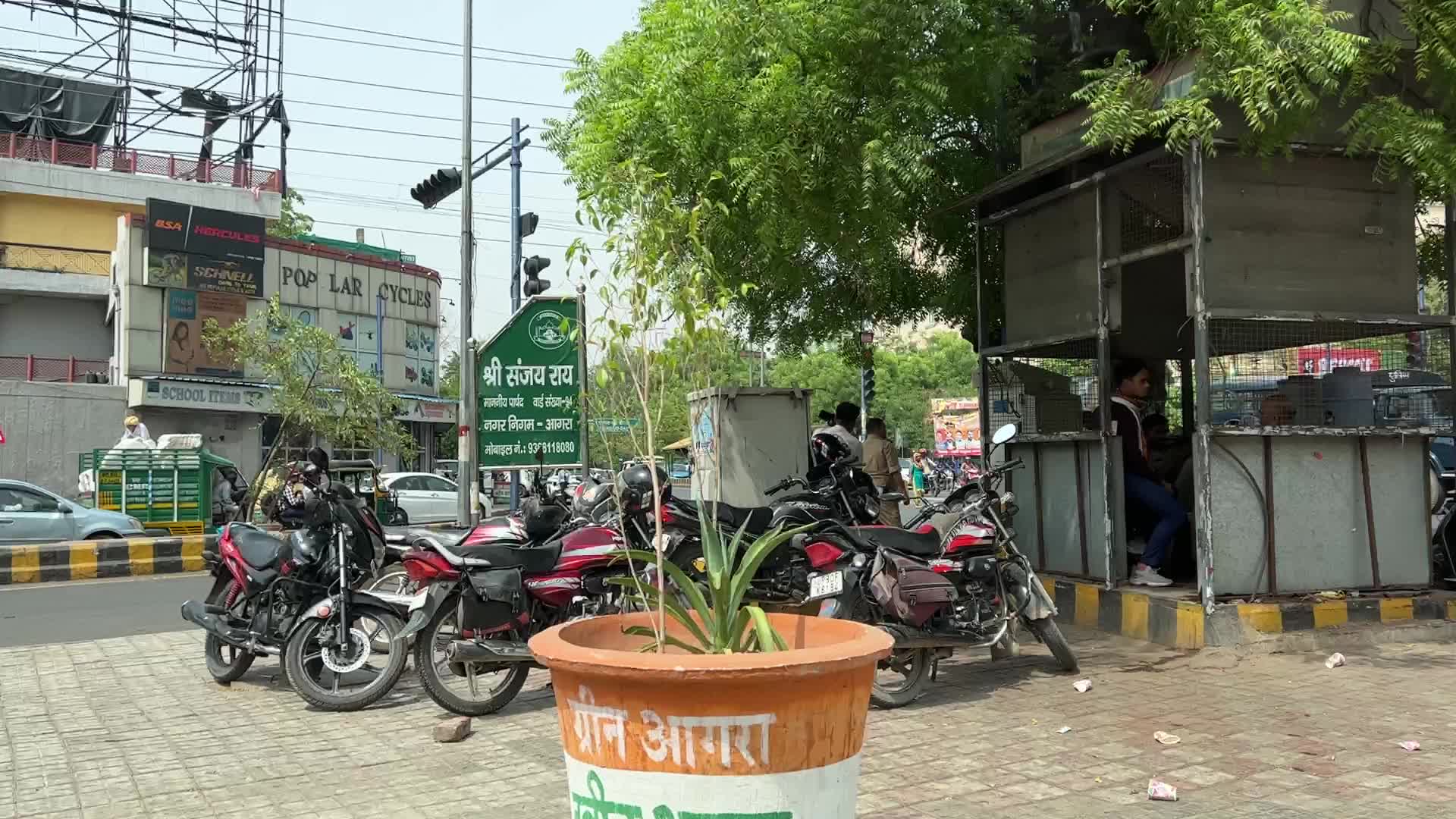 Traffic in Agra