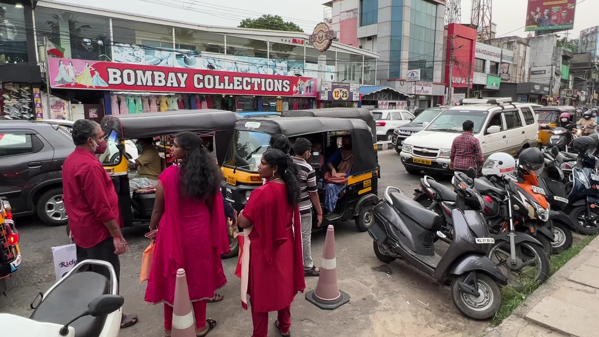 Street traffic in Thiruvananthapuram