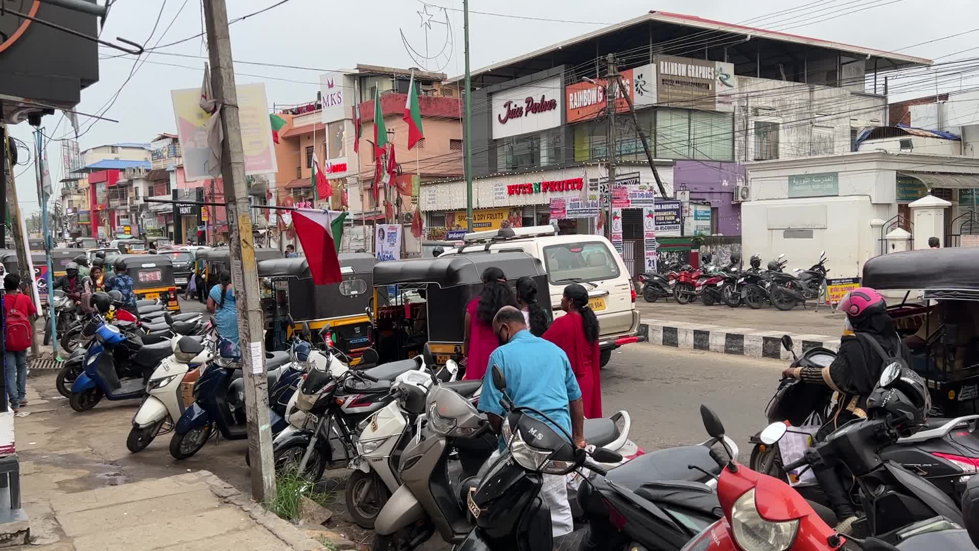 Street traffic in Thiruvananthapuram