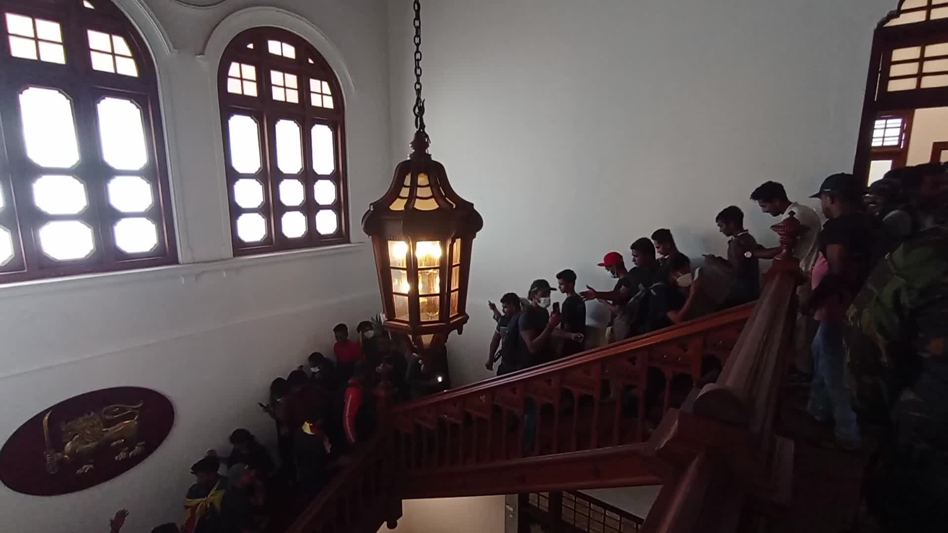 Sri Lanka protesters Break Into President's House