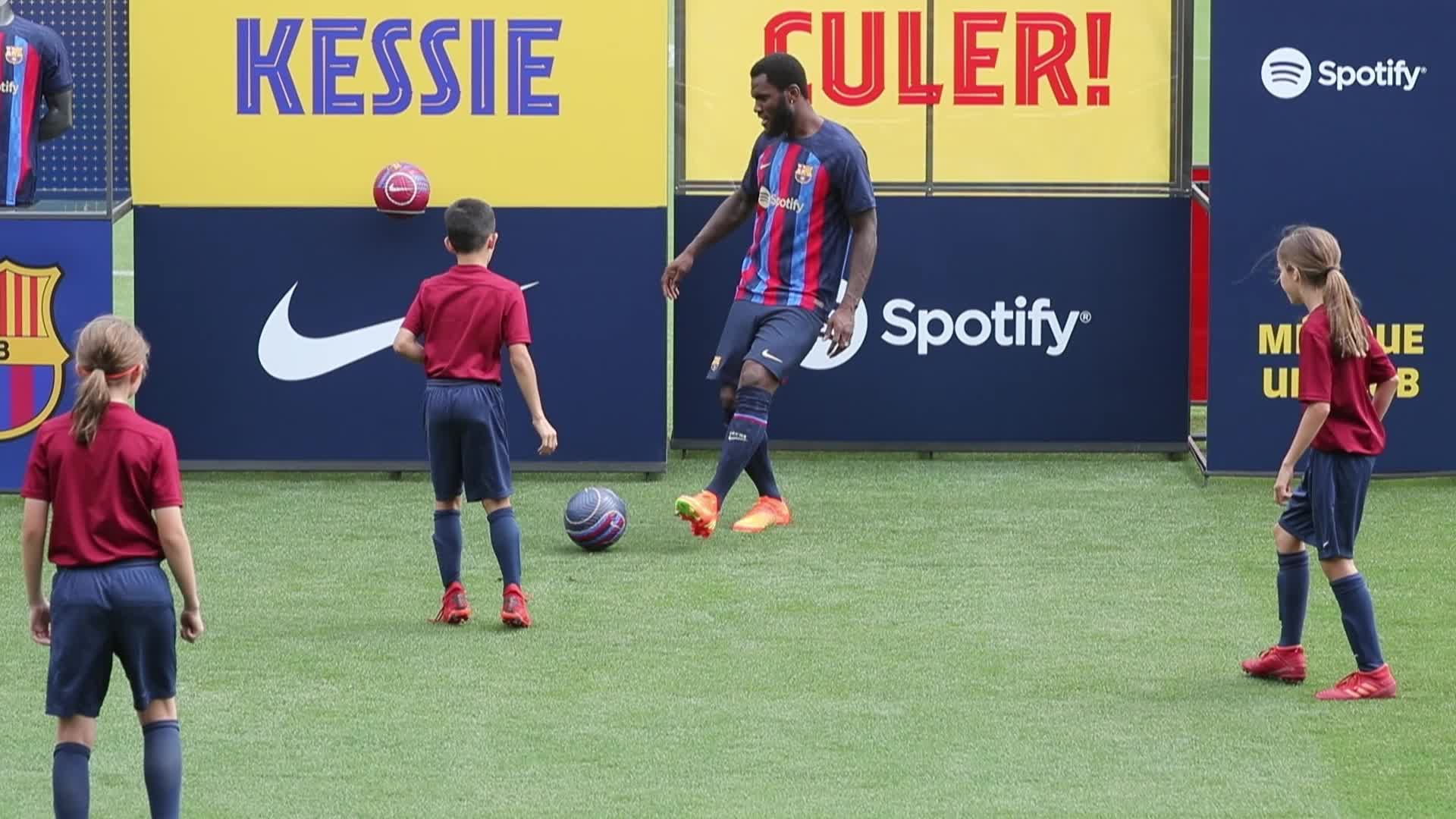 Kessie presented as a new FC Barcelona player