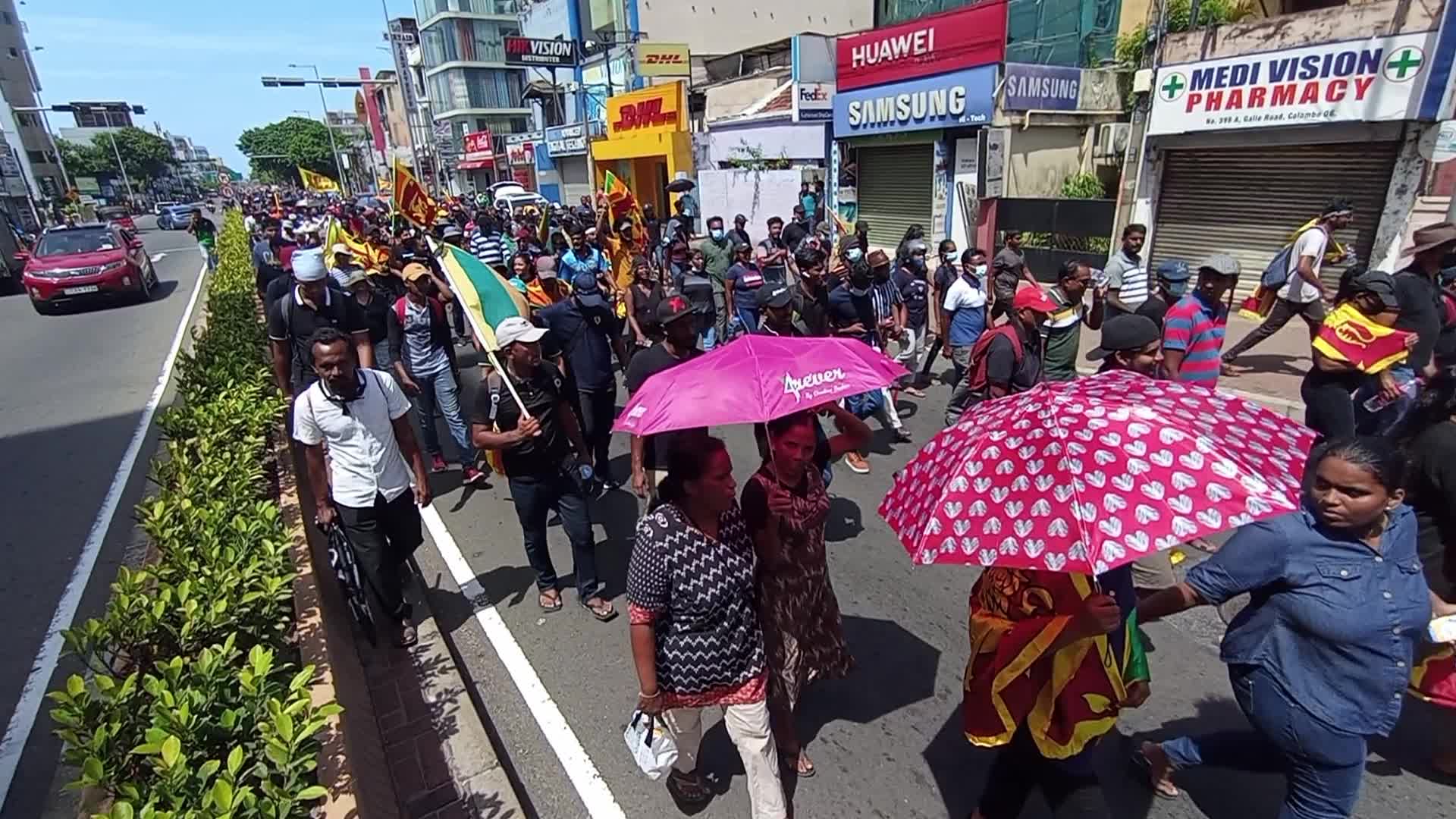 Sri Lanka protesters Break Into President's House