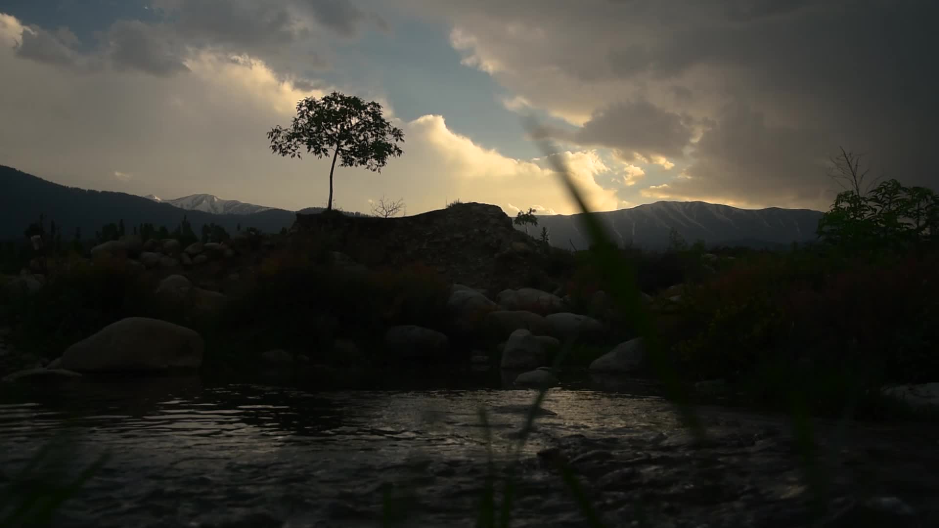 Sunset in Srinagar.