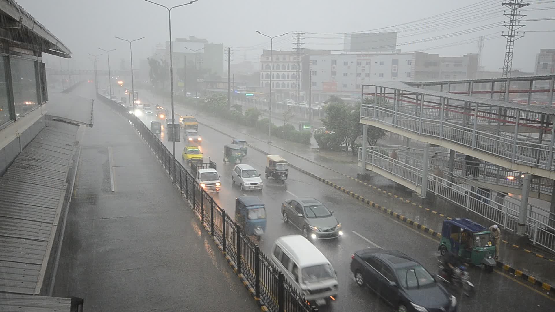 Rainstorms hit Pakistani city of Peshawar
