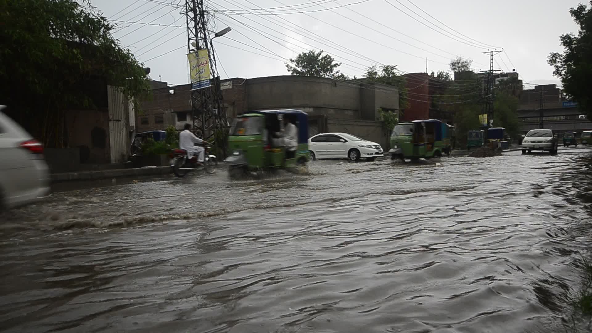 Rainstorms hit Pakistani city of Peshawar
