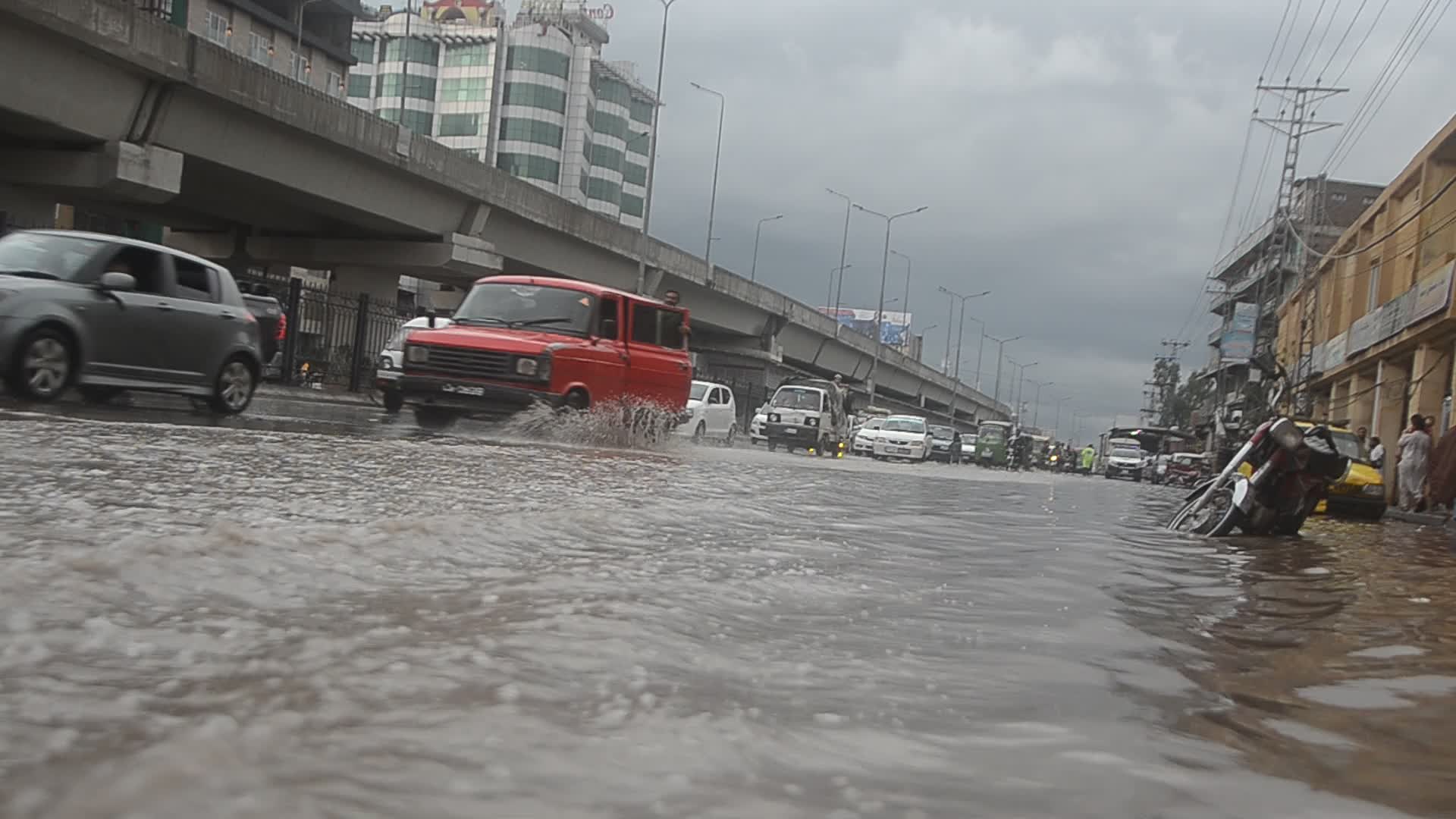 Rainstorms hit Pakistani city of Peshawar
