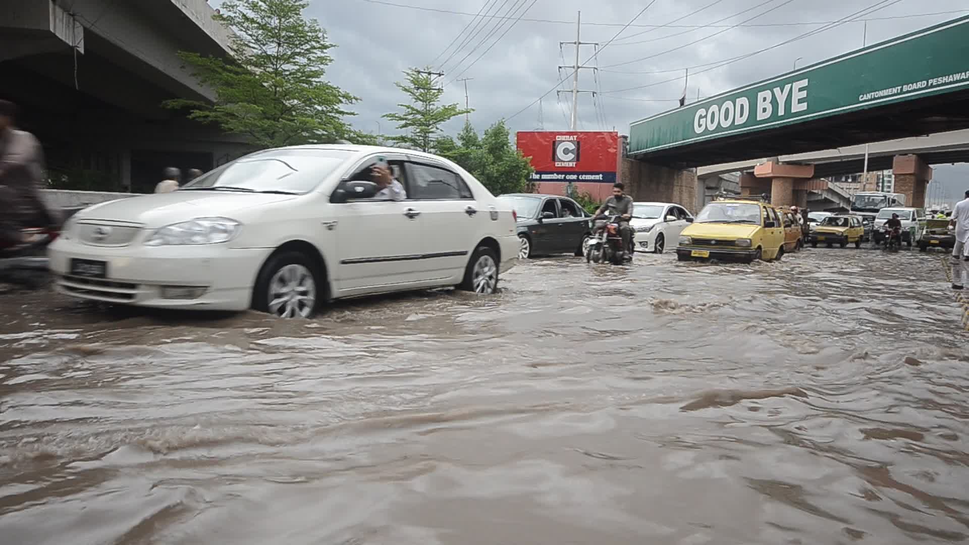 Rainstorms hit Pakistani city of Peshawar
