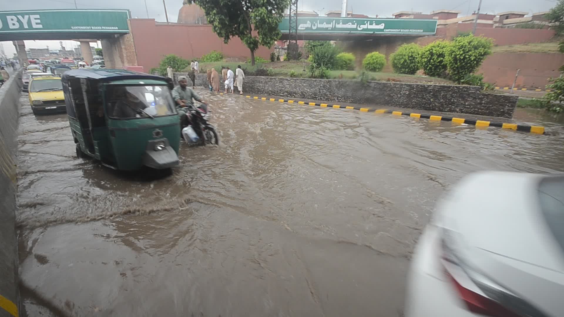 Rainstorms hit Pakistani city of Peshawar
