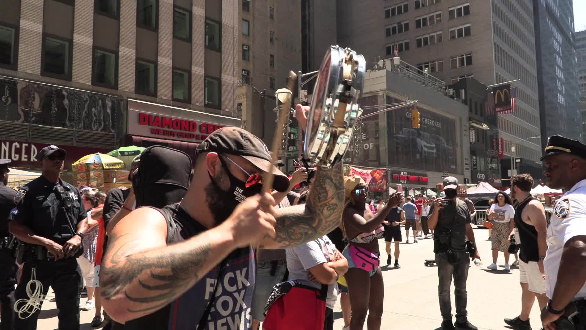 NYC: Arrests follow water gun fight at Fox News
