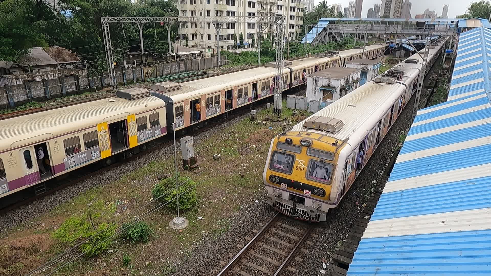 Local Train In Mumbai 