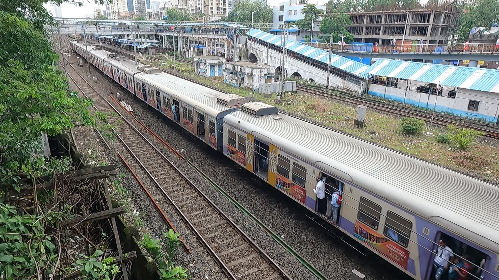 Local Train In Mumbai 