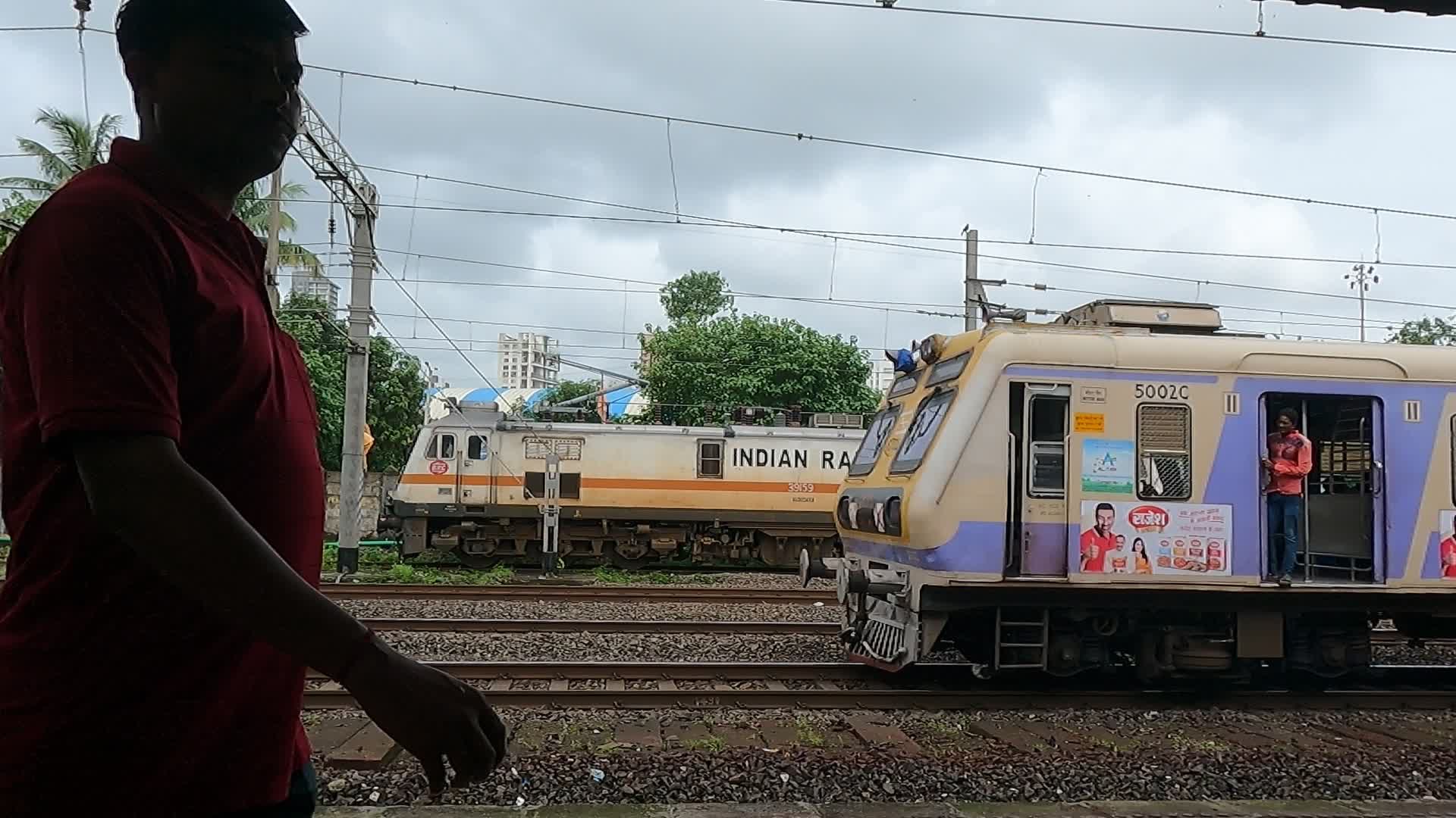 Local Train In Mumbai 