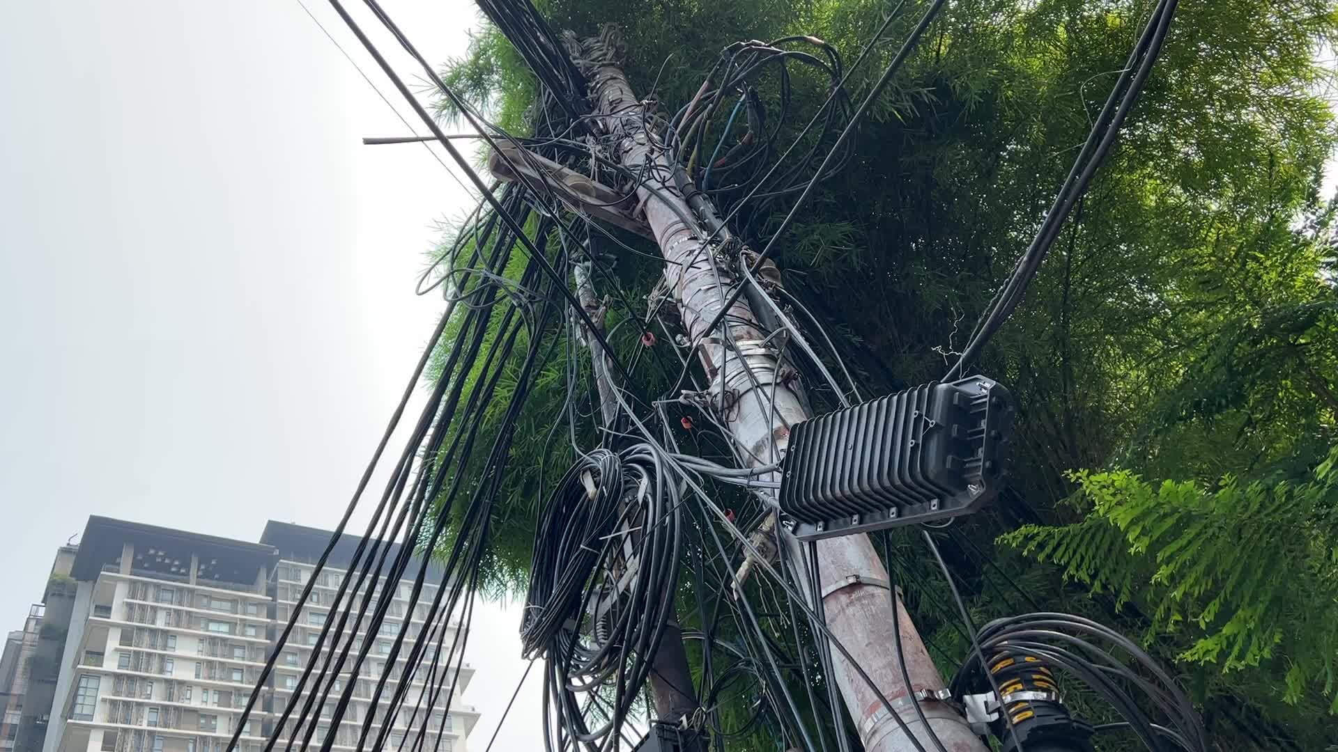 Chaotic Internet Cable in Jakarta