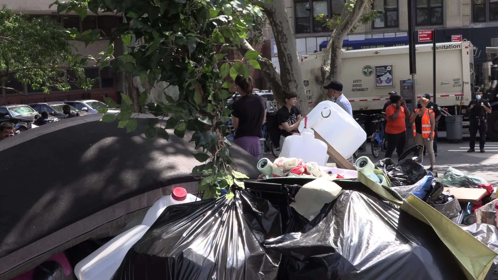 NYC: Chinatown Homeless Encampment Sweep