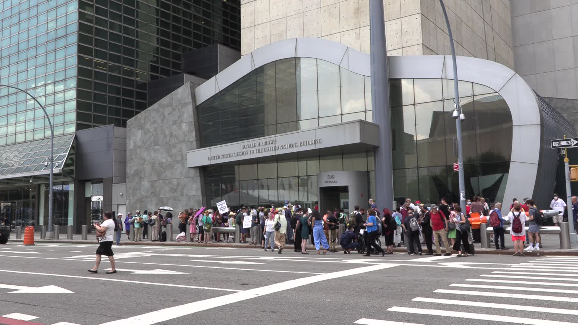 NYC: Peace activists for nuclear disarmament arrested after sit-in