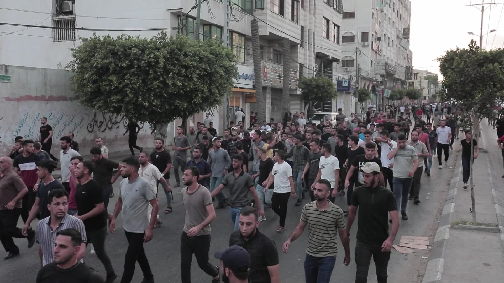 Palestinians attend funeral of Islamic Jihad commander Tayseer al-Jabari, killed in an Israeli air strike