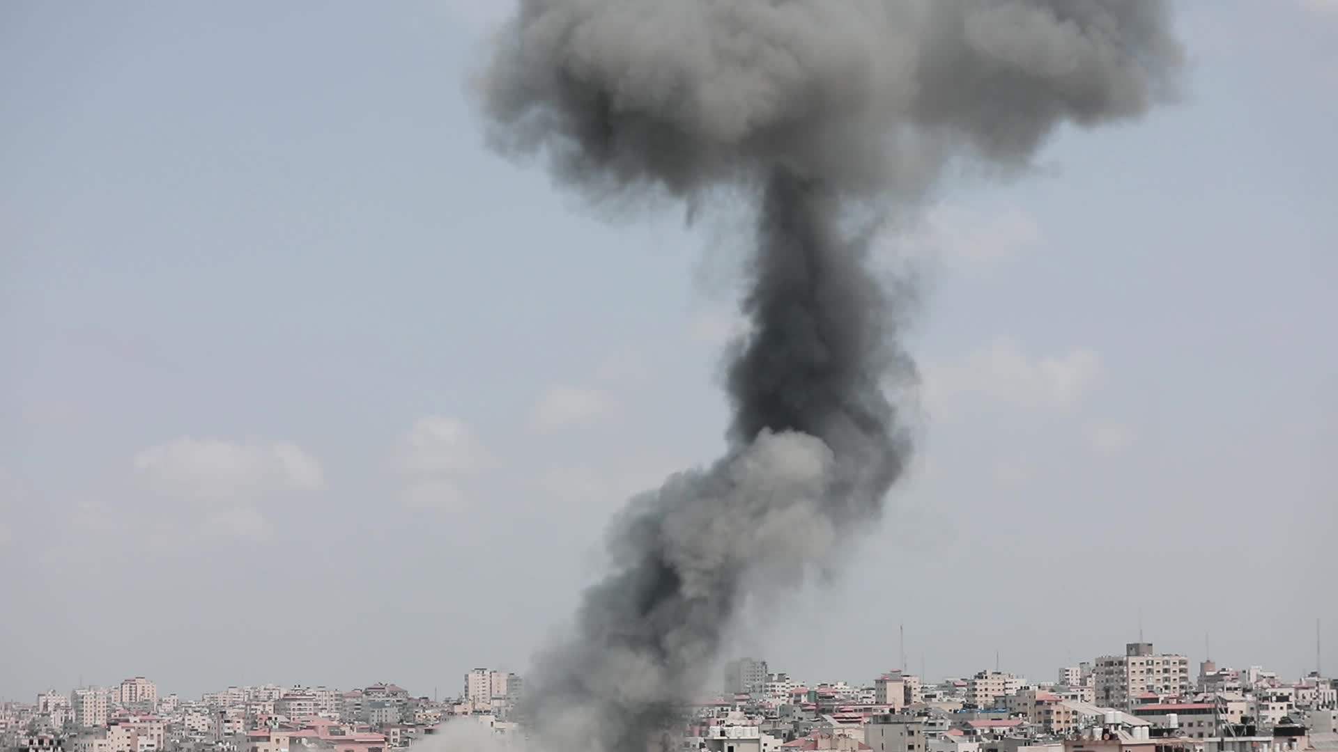 Israeli warplanes bombed a five storey residential building in Gaza