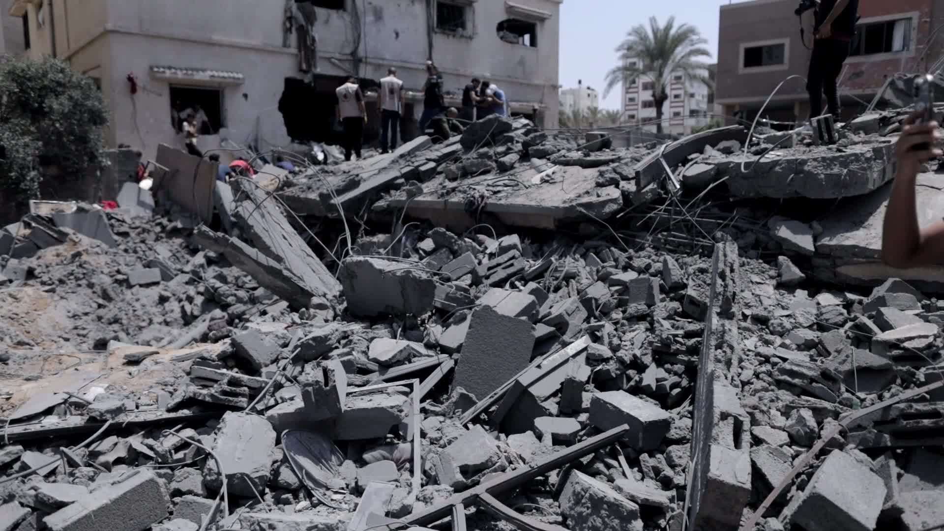 Israeli warplanes bombed a five storey residential building in Gaza