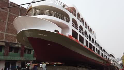 Dockyard Workers In Dhaka