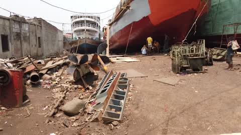 Dockyard Workers In Dhaka