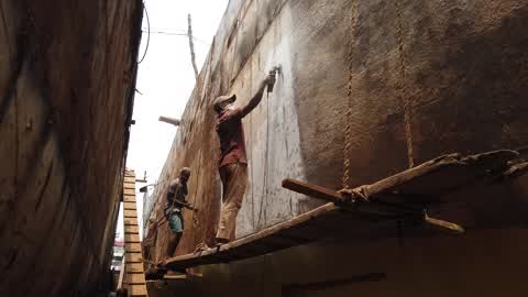 Dockyard Workers In Dhaka