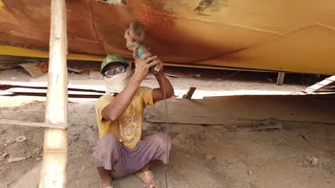 Dockyard Workers In Dhaka