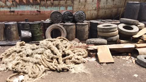 Dockyard Workers In Dhaka