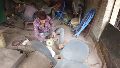 Dockyard Workers In Dhaka