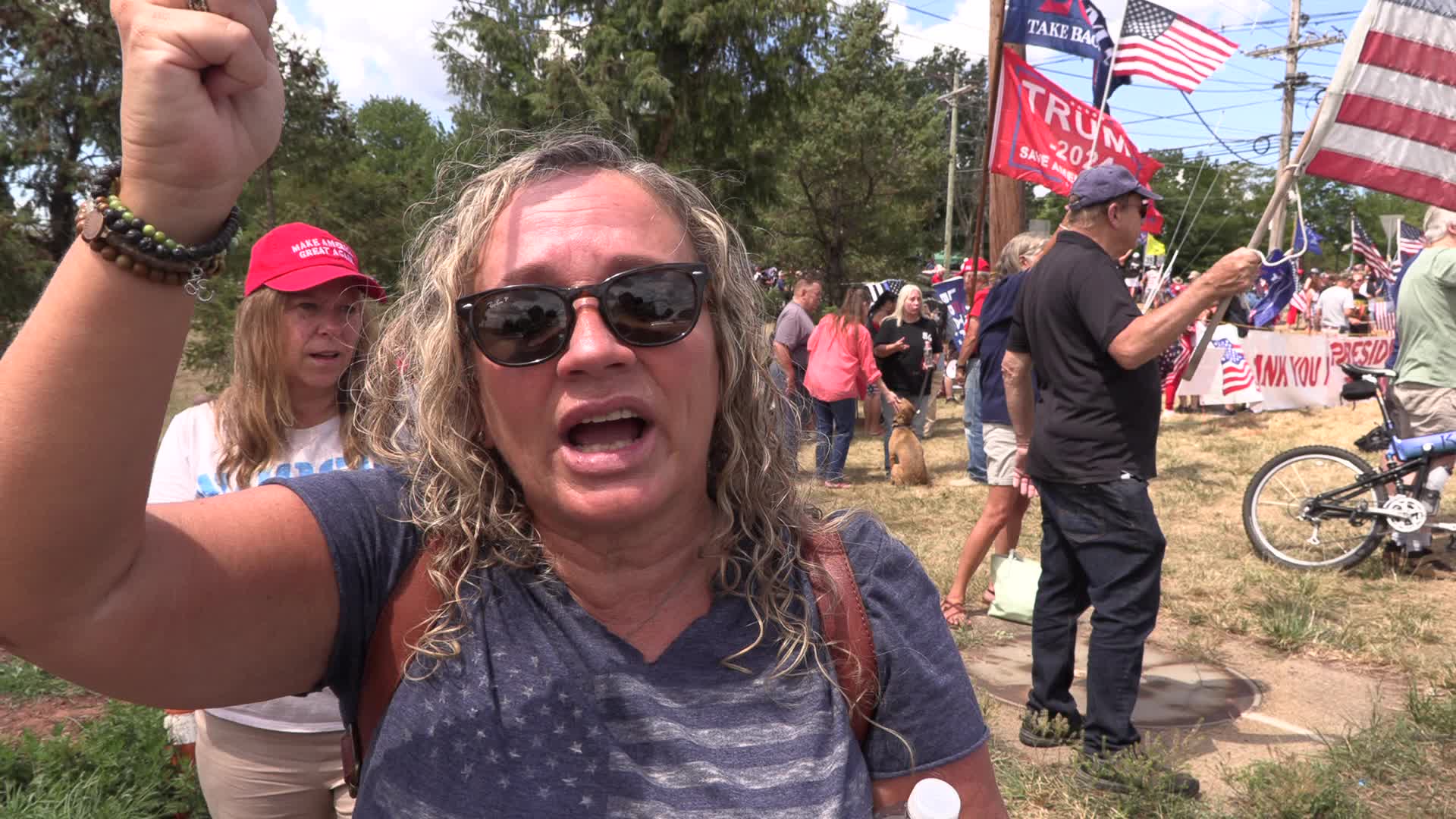 NJ: Trump supporters rally near Trump National Golf Club Bedminster