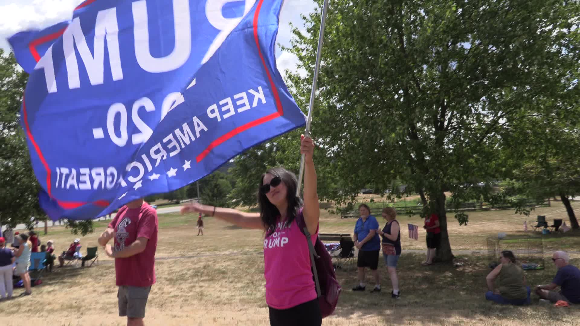 NJ: Trump supporters rally near Trump National Golf Club Bedminster