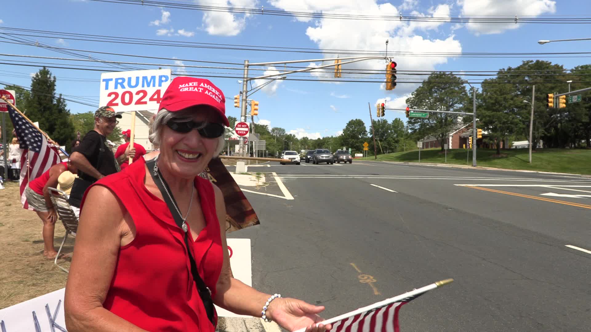 NJ: Trump supporters rally near Trump National Golf Club Bedminster