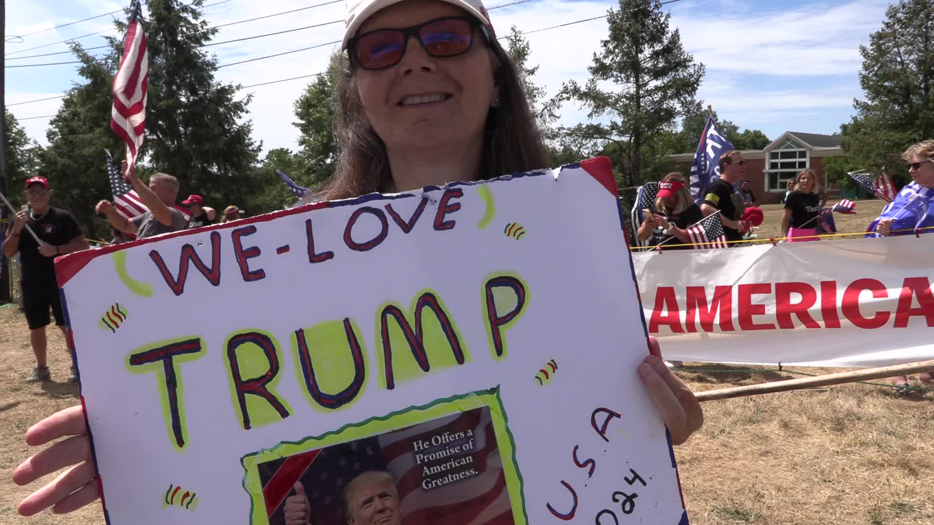 NJ: Trump supporters rally near Trump National Golf Club Bedminster