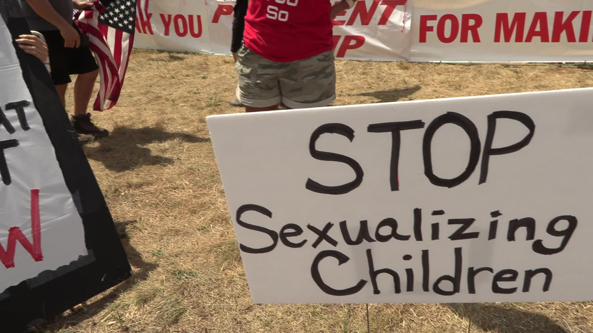 NJ: Trump supporters rally near Trump National Golf Club Bedminster