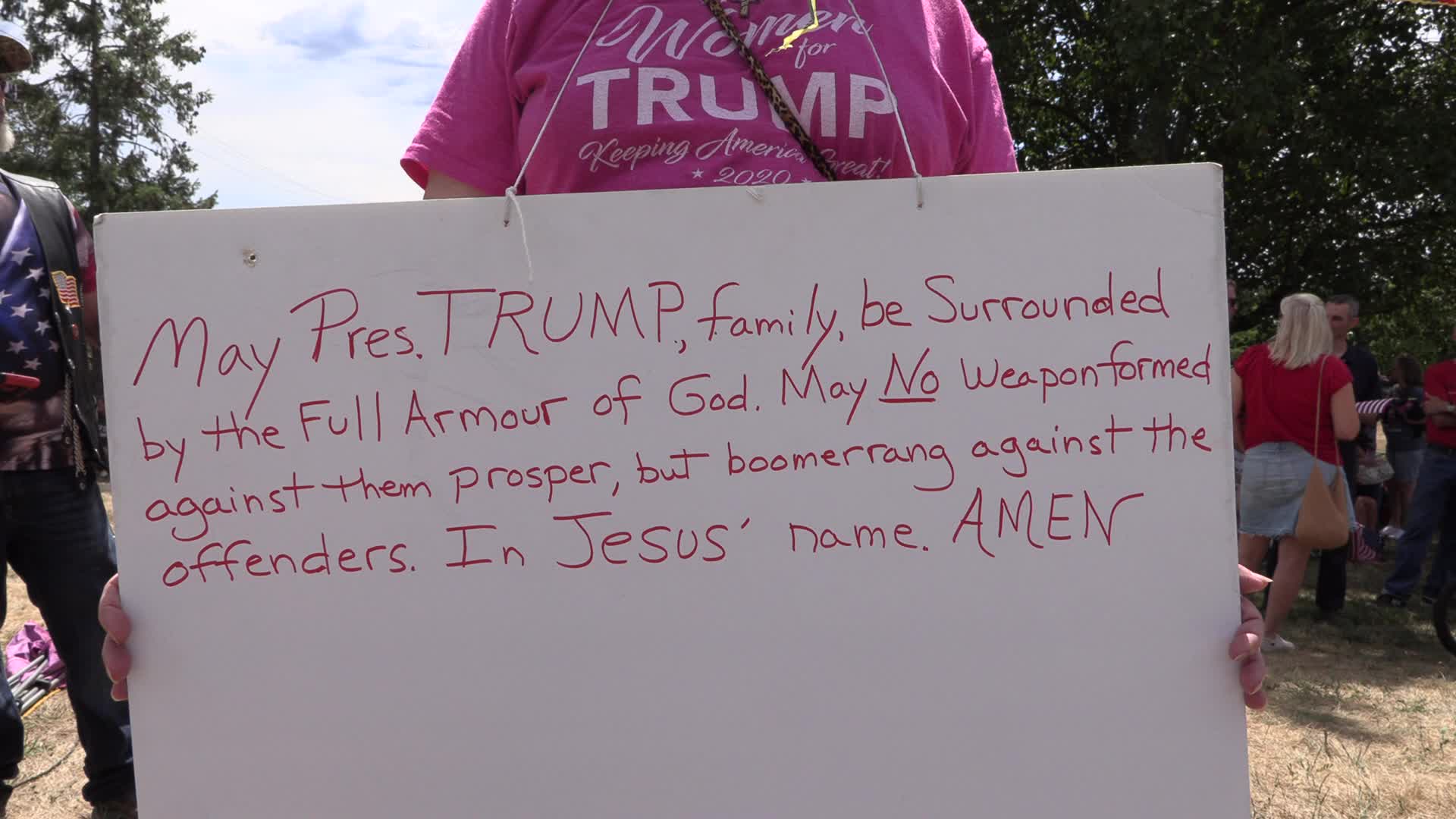 NJ: Trump supporters rally near Trump National Golf Club Bedminster