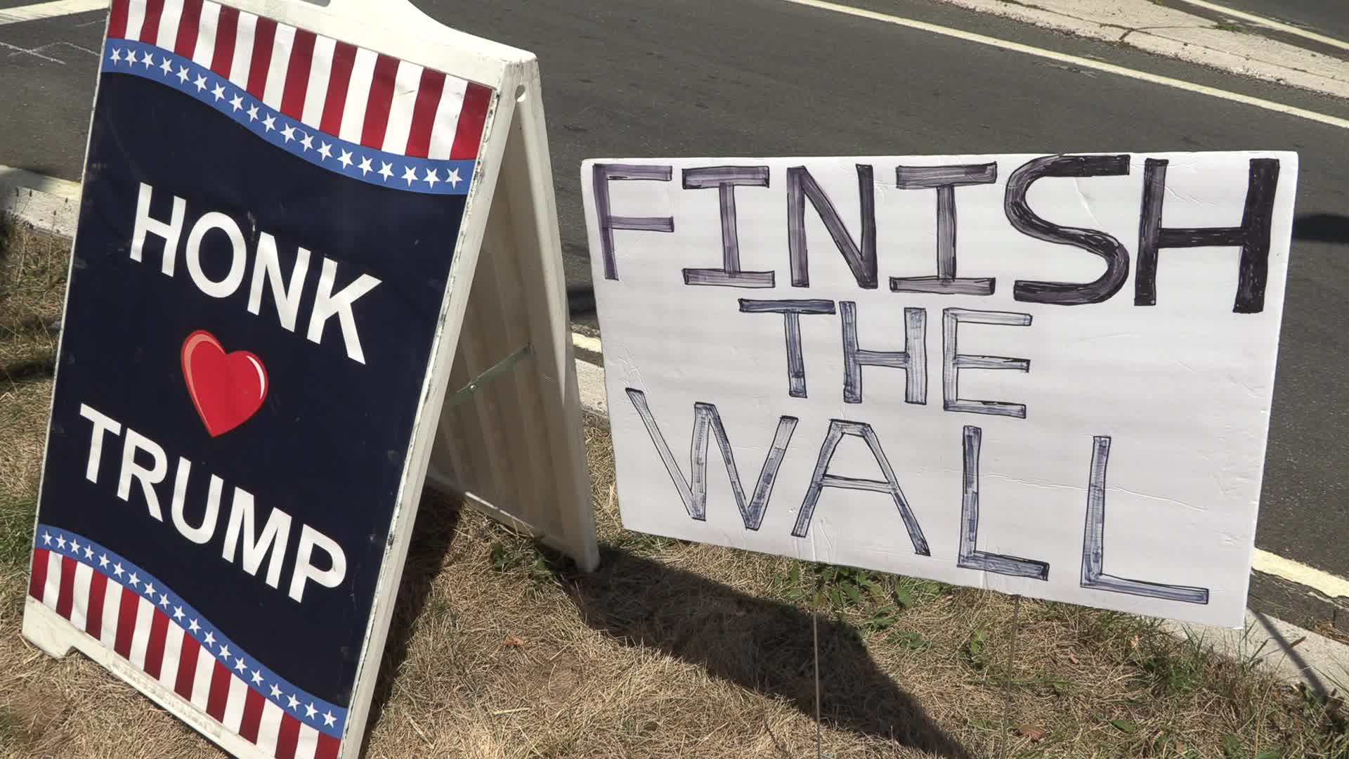 NJ: Trump supporters rally near Trump National Golf Club Bedminster