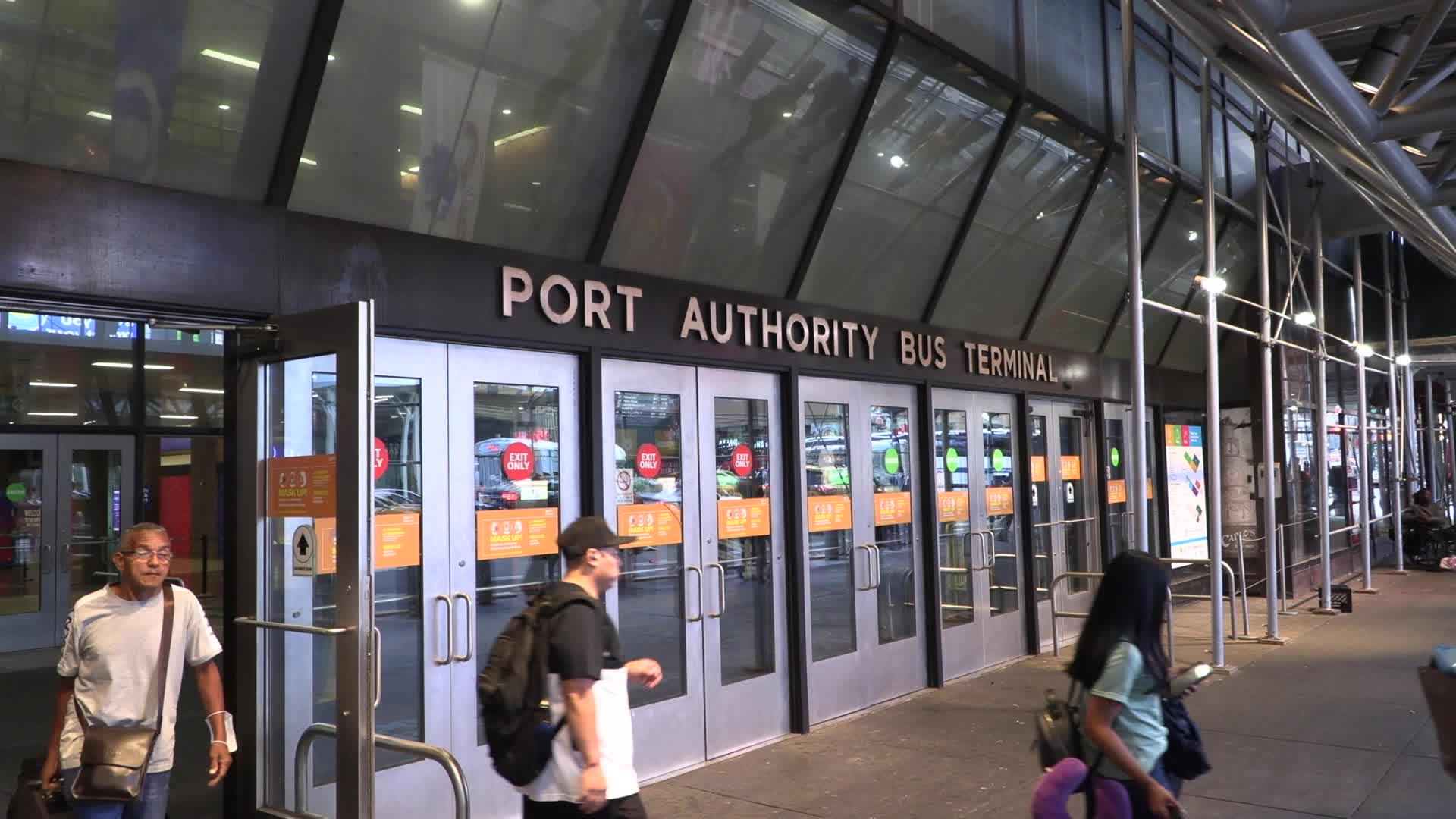 NYC: Migrant bus arrives Port Authority