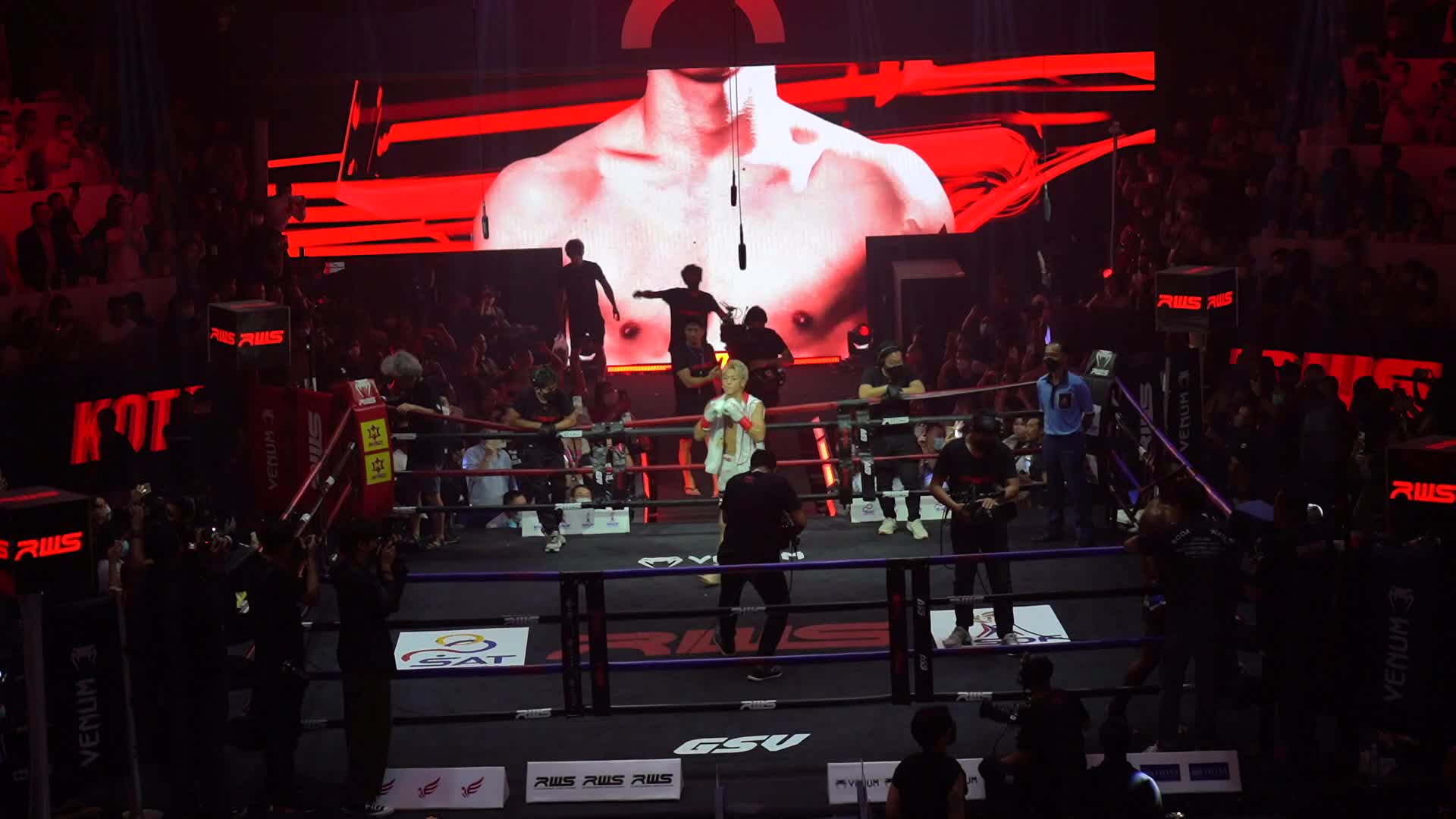 KAT Presents Legend of Rajadamnern Buakaw Banchamek VS Kota Miura