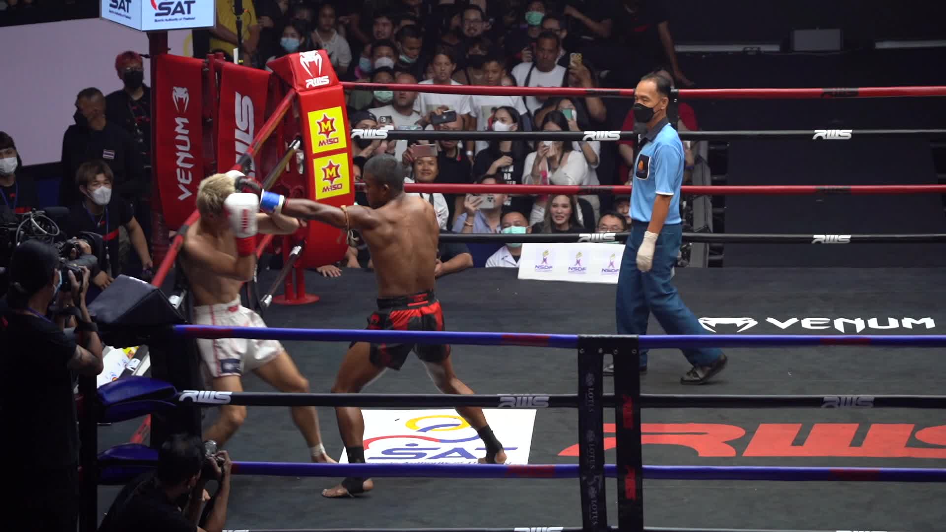 KAT Presents Legend of Rajadamnern Buakaw Banchamek VS Kota Miura